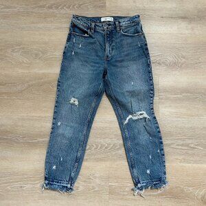 Abercrombie & Fitch The Mom Jean (High Rise) 28/6 Short GUC